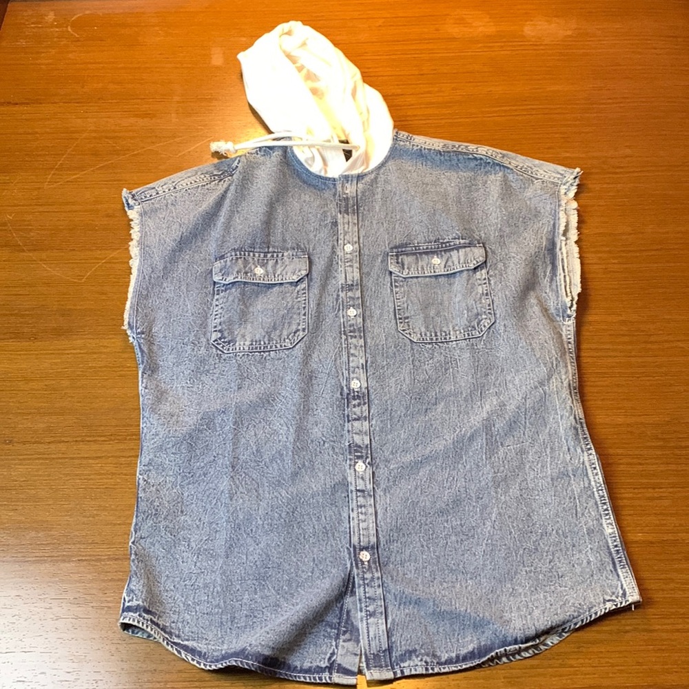 International Concepts armless button down hooded shirt